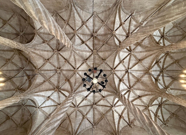 Picture 7 for Activity Valencia: Cathedral, St Nicholas, and Lonja de la Seda Tour 4