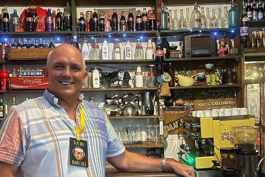 Salsa Friday in Calle del Sabor + Bar Crawl in Cali 4