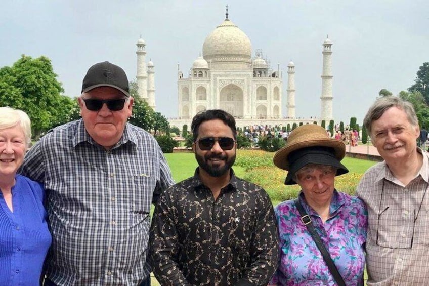 Private Sunrise Taj Mahal & Agra Tour from Delhi by Luxury Car 2