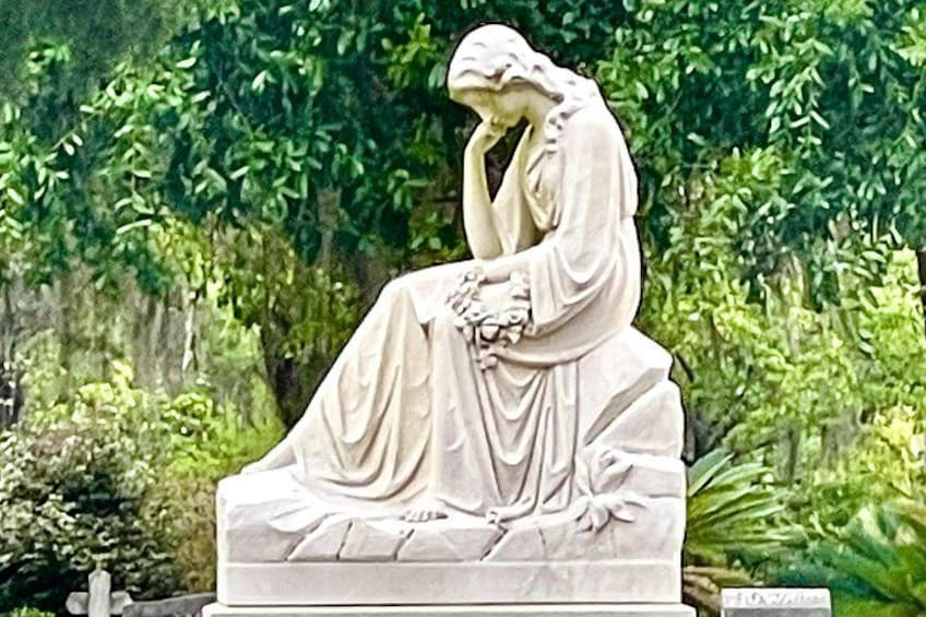 1-Hour Bonaventure Cemetery Golf Cart Guided Tour in Savannah 2