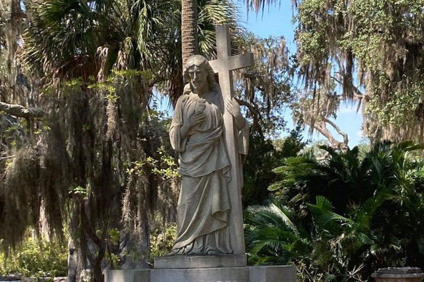 1-Hour Bonaventure Cemetery Golf Cart Guided Tour in Savannah 2