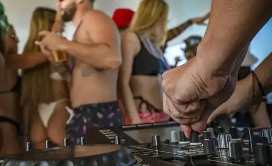 Isla Mujeres Party Catamaran Plus Experience 3