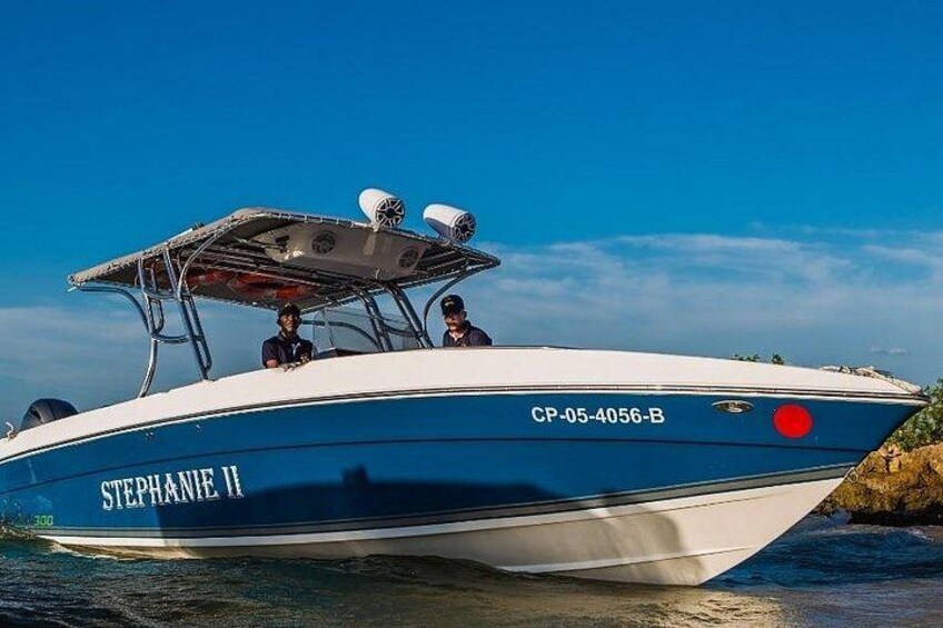 Transportation is by speedboat with luxury cushions. ⚓️ 2