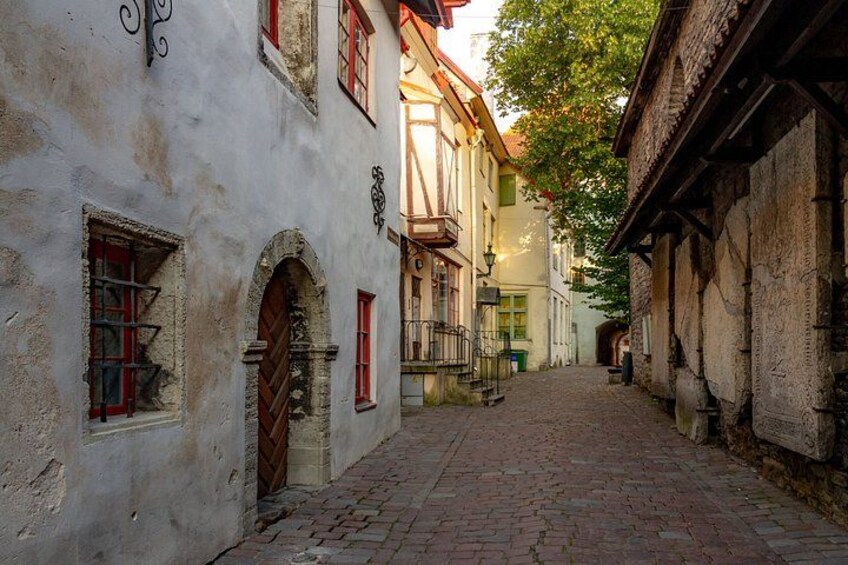 Tales of Old Tallinn 2-hour Walking Tour 3