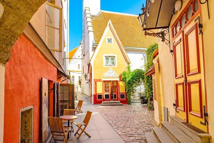 Tales of Old Tallinn 2-hour Walking Tour 1