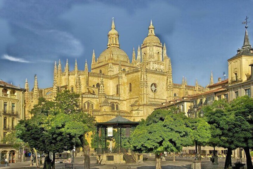 Private tour to Toledo & Segovia from Madrid