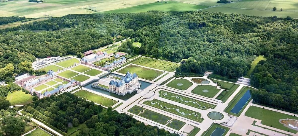 Picture 7 for Activity Vaux le Vicomte Chateau Entry Ticket and Chateaubus Transfer 2