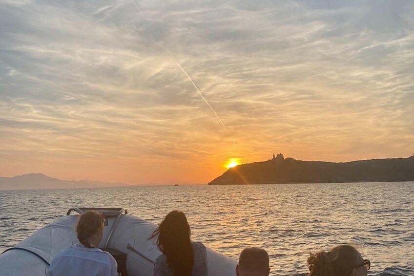 Cagliari: Sunset Aperitif on a Boat with Prosecco and Music 3