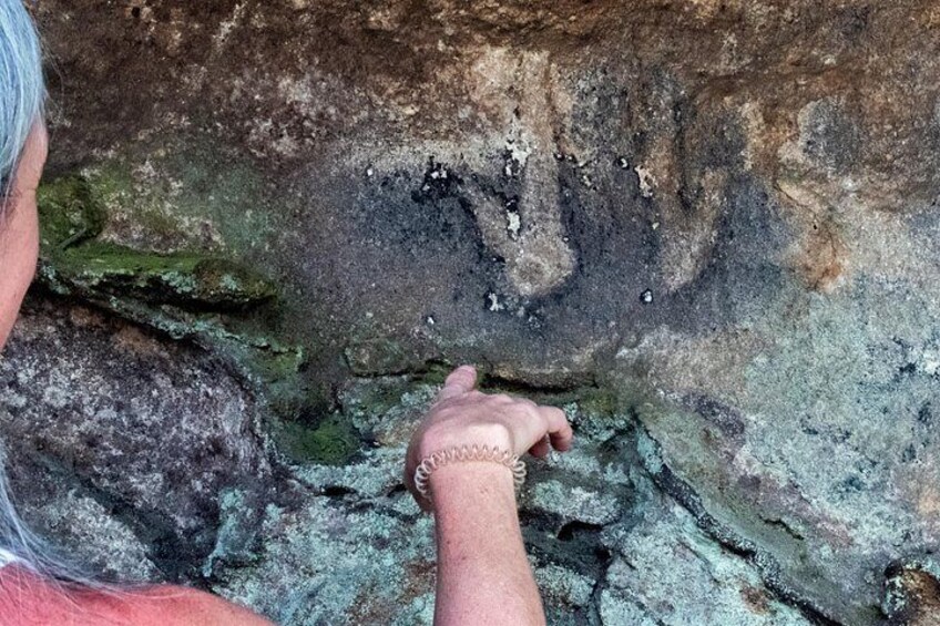 Discover ancient Aboriginal artwork off the beaten track 4