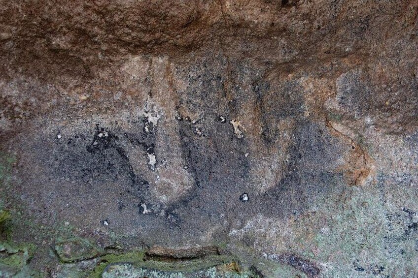 View hidden ancient Aboriginal artwork. Emu prints here. 5