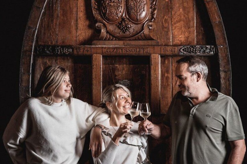 Immersive cellar tour-tasting and gourmet wine (tea time). 2