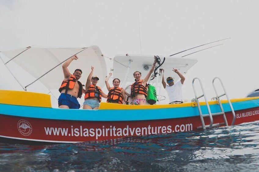 6 Hrs Whale Shark Private Watching Activity in Isla Mujeres 2