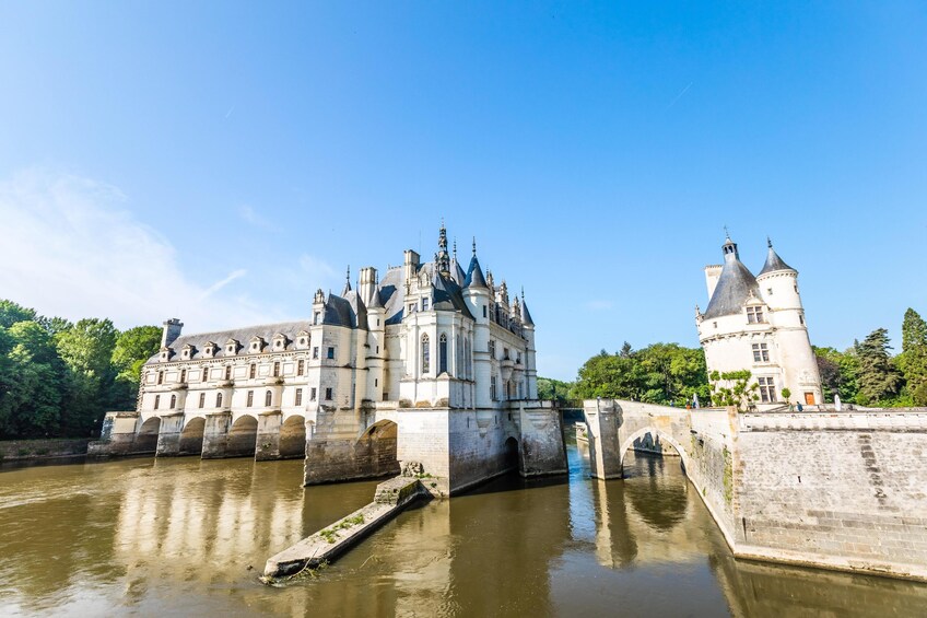 Small group half-day trip to Chenonceau Castle from Tours