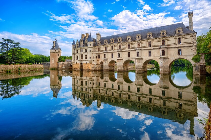 Small group half-day trip to Chenonceau Castle from Tours