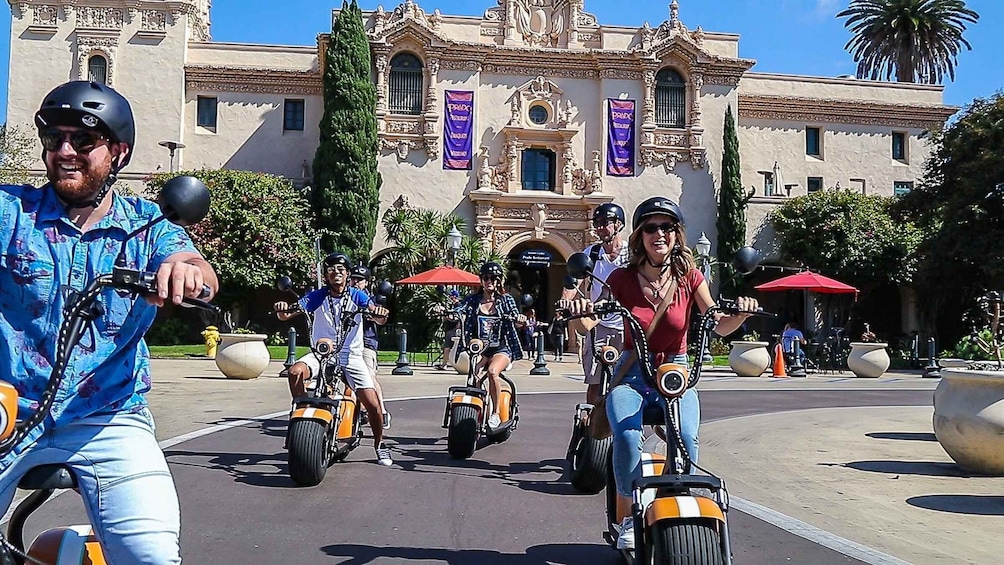 San Diego: Downtown and Gaslamp Loop Scooter Tour 1