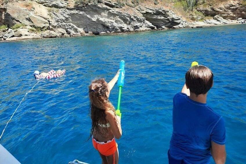 Trip (half day) in a Private Sailing Boat in the Tayrona Park 3
