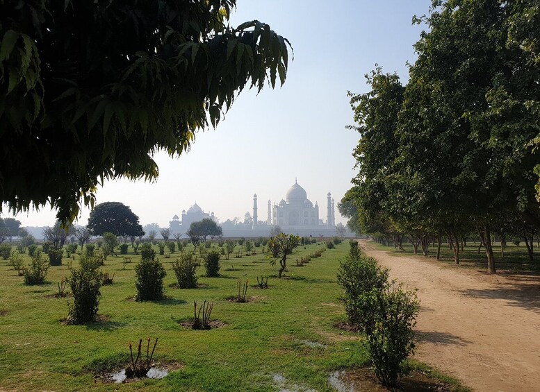 Picture 19 for Activity From Delhi: Private Taj Mahal Sunrise & Sunset 2-Day Tour