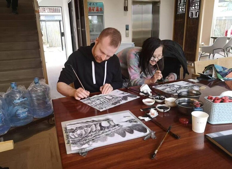 Picture 1 for Activity One Hour Chinese Calligraphy or Painting Lessons in Yangshuo 3