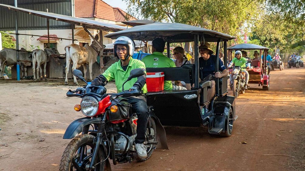 Picture 11 for Activity Siem Reap: Evening Foodie Vespa Tour / Tuk Tuk Available 5