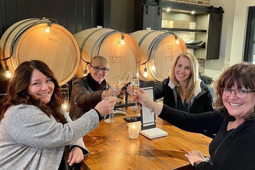 Kelowna Mystery Full Day Guided Wine Tour With 5 Wineries