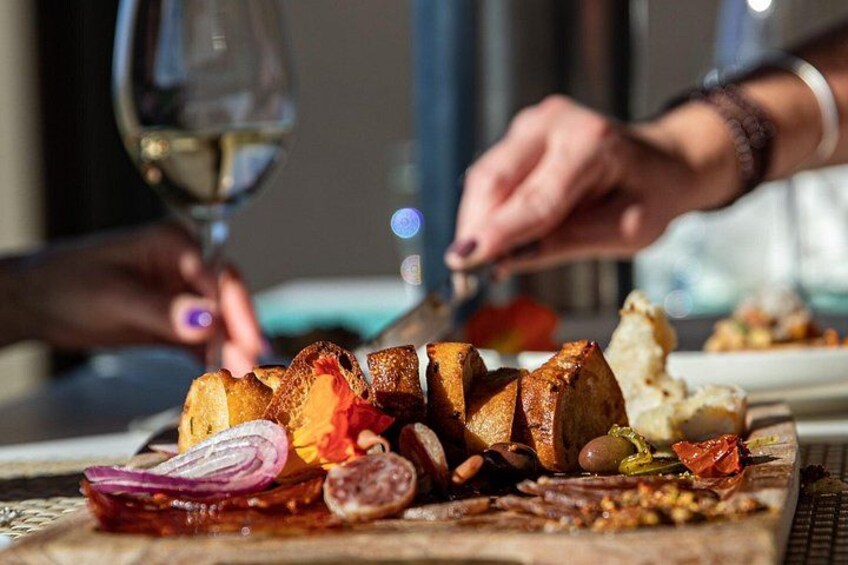 Oliver Wine Tour Full Day Guided With 5 Wineries 4