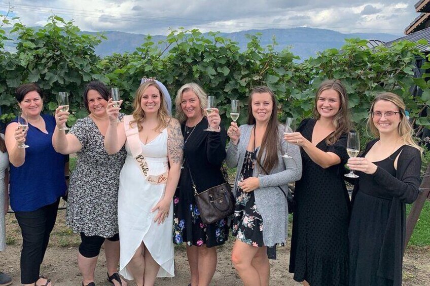 Kelowna Bachelorette Half Day Wine Tour Guided With 4 Wineries