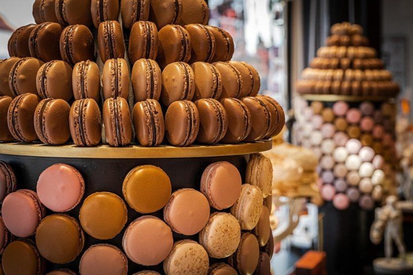 Try the best Parisian macarons 2