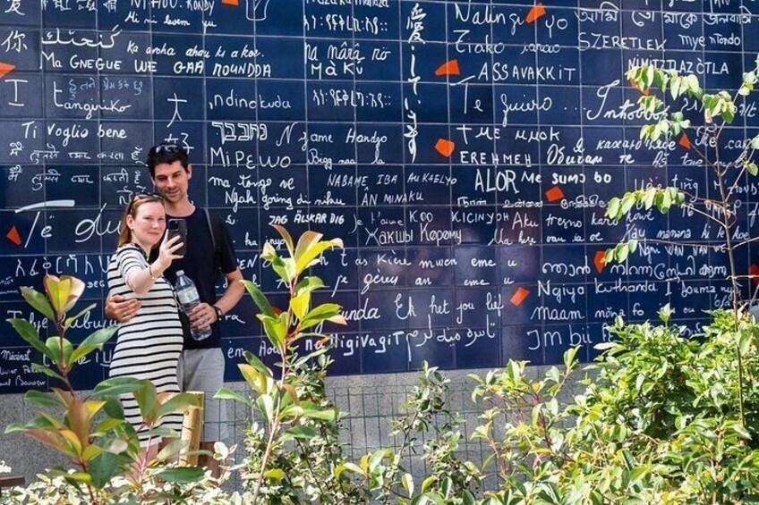 A romantic stop and stop of our tour in Montmartre : the Love Wall - Le Mur des Je t'aime 3