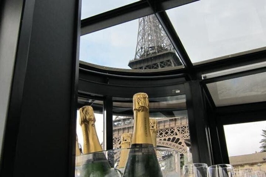 Champagne Tasting on a Seine River Cruise