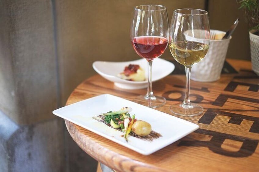 San Sebastian Evening Pintxo Tour with Wine 1