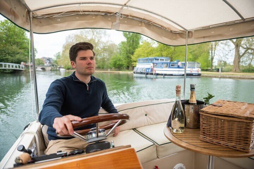 Oxford Sightseeing River Cruise Along The University Regatta Course