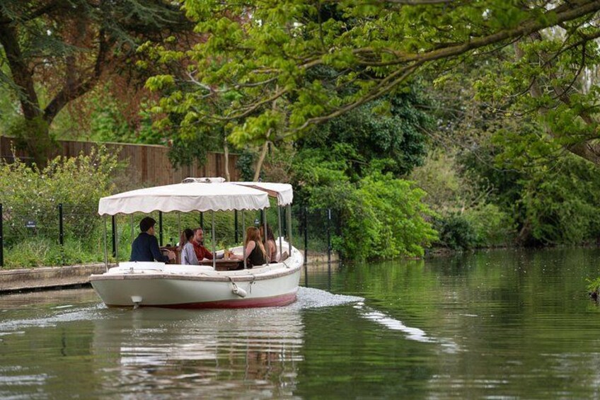 Oxford Sightseeing River Cruise Along The University Regatta Course 3