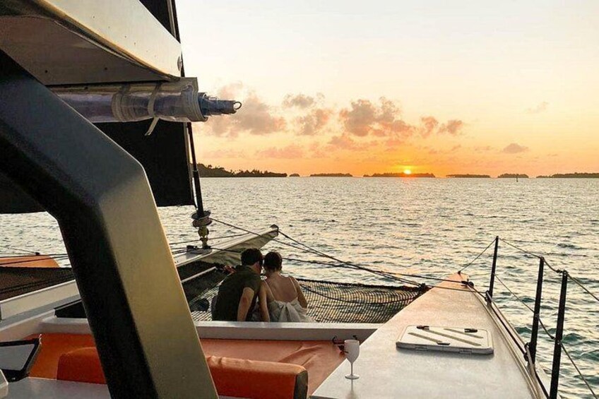 LUXURY Catamaran Bora Bora : The Sunset Escape 2