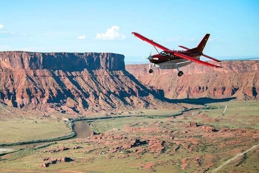 Scenic airplane over Canyonlands 2