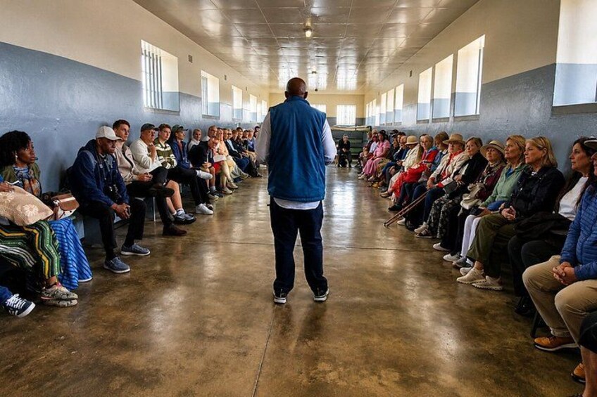 Cape Town: Guided Robben Island and Table Mountain Tour 2