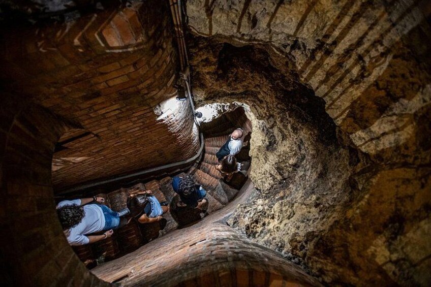 Tour of the historical cellars in Montepulciano 3