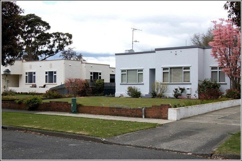 Drive through an Art Deco housing suburb 2