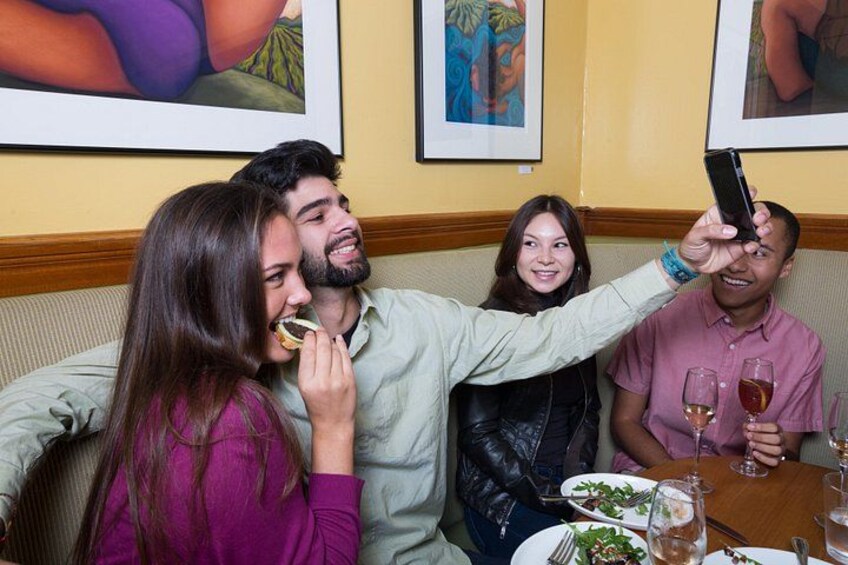 Capture the moment in great restaurants! 2