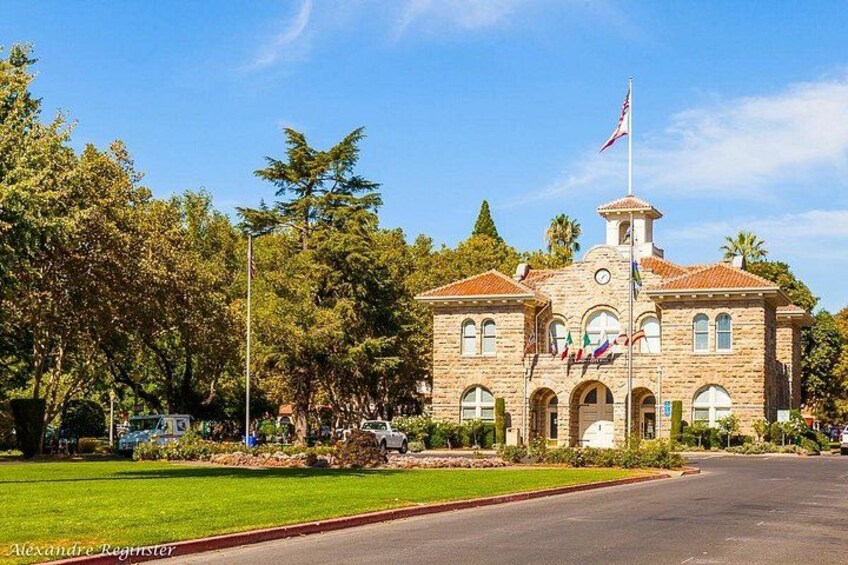 The Historic
Sonoma Plaza 3