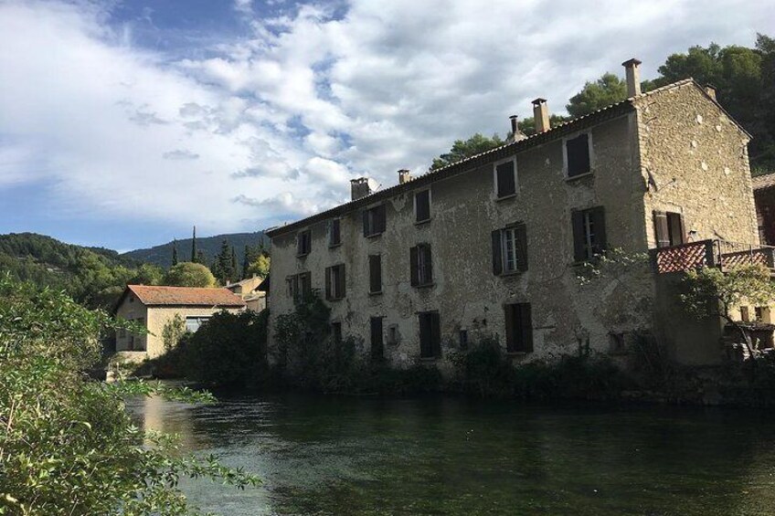  Picturesque Luberon - From AIX-EN-PROVENCE