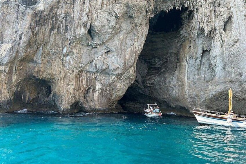 Capri Deluxe: The Complete Island Experience 1