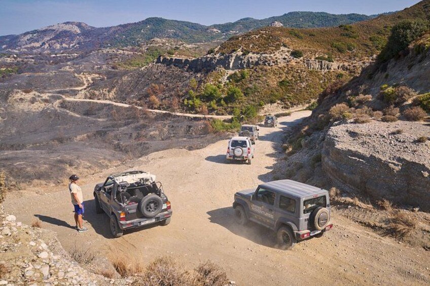 Self drive 4x4 Jeep Safari - Pick ups in the North 4