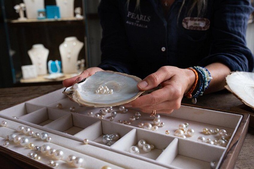 Grade and learn about pearls 2