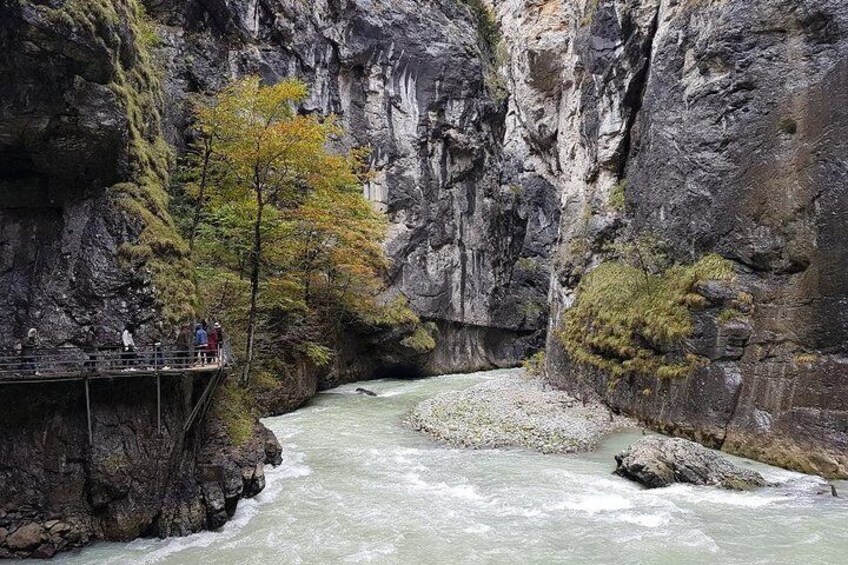 Private Day tour from Interlaken: Lake, Gorge & Waterfall