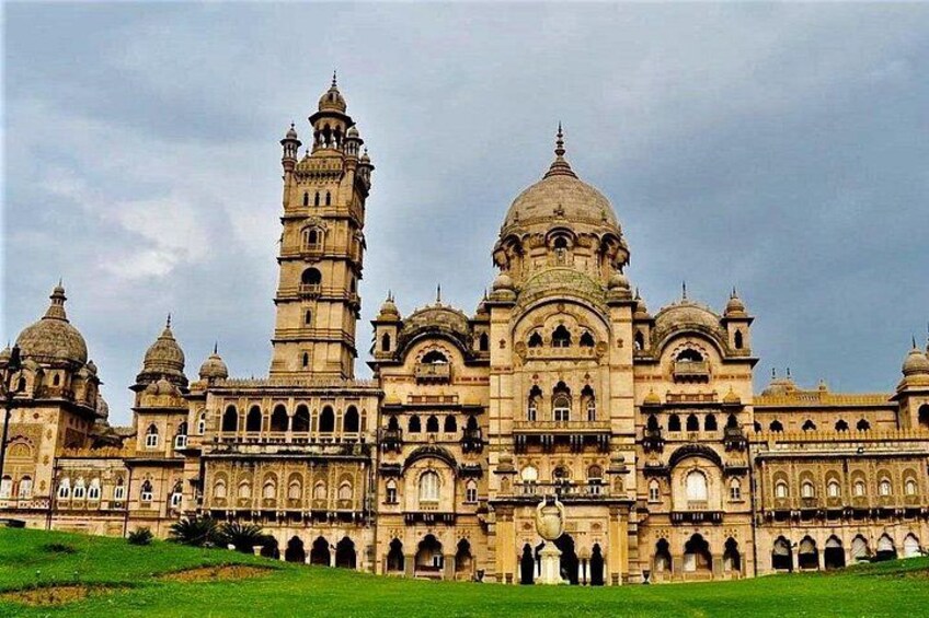 A large, historic building with multiple domes and a prominent tower. 5