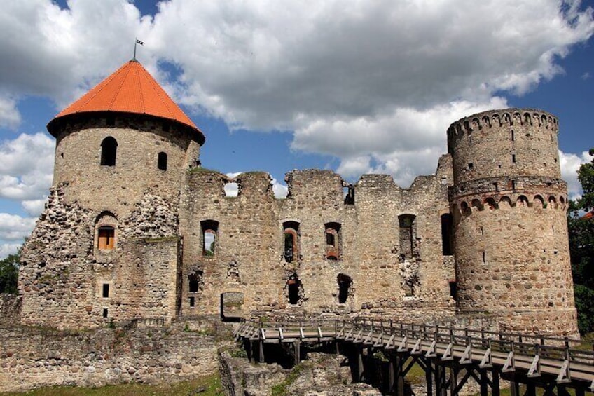 Cesis: Medieval Heritage and Natural Treasures 