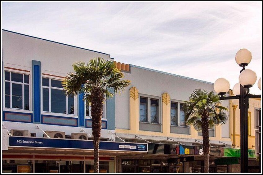 Explore the main streets of Napier with Hawkes Bay Scenic Tours 3