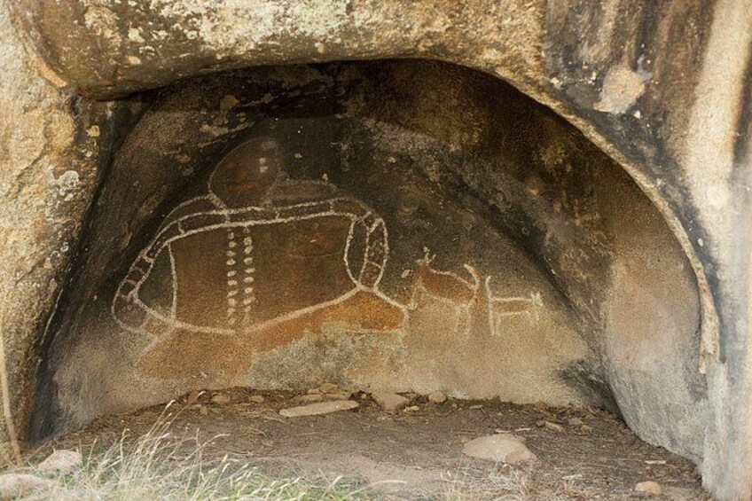 A cave with ancient petroglyphs. 3