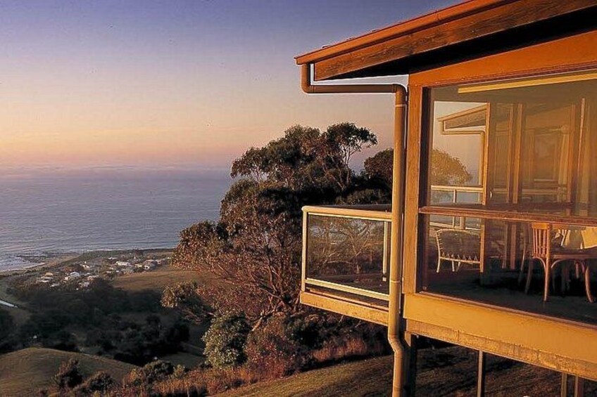 Chris's Beacon Point Restaurant and Villas 3