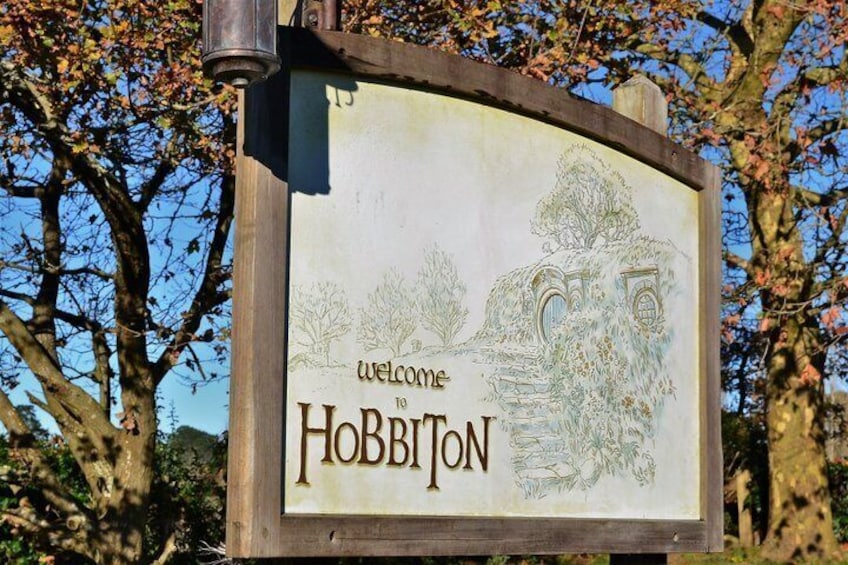 Private Hobbiton Movie Set Signature Tour 2